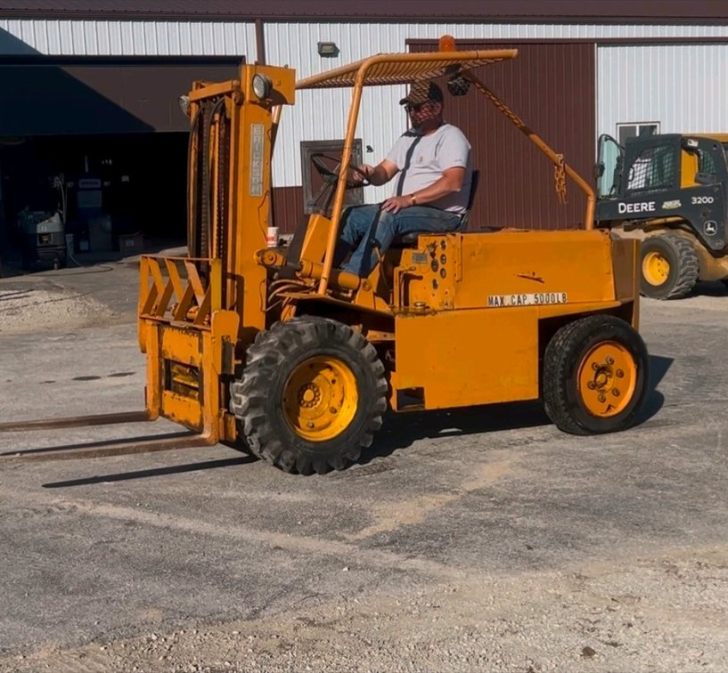 *OFFSITE* ERICKSON FORKLIFT *LOCATED WYKOFF, MN
