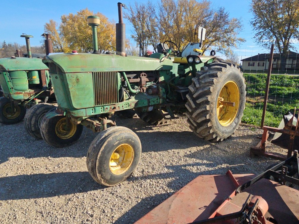 JOHN DEERE 4020 GAS WIDE FRONT TRACTOR