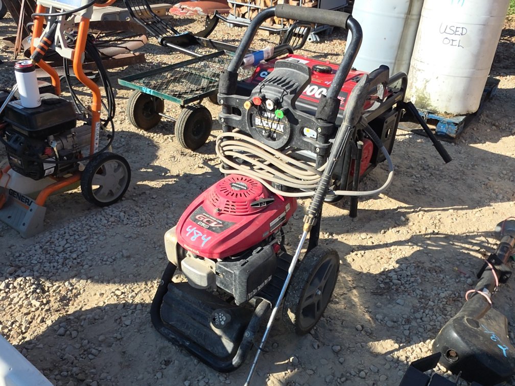 BLACK MAX CASE IH 2800PSI PRESSURE WASHER - HONDA ENGINE