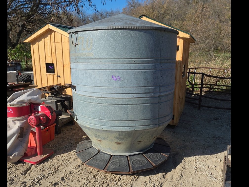 14 HOLE HOG FEEDER