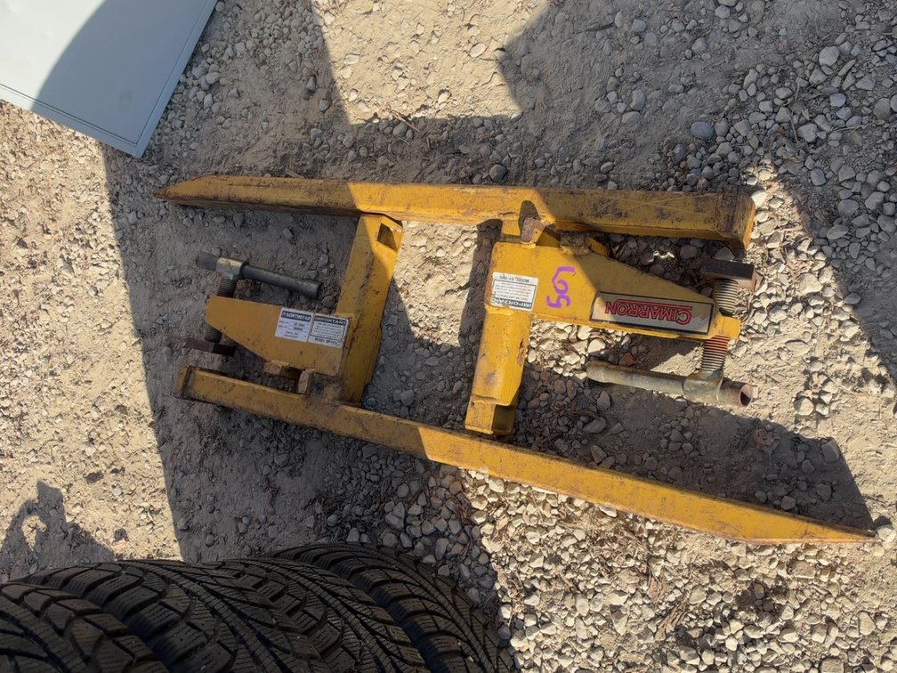 CIMARRON CLAMP ON BUCKET FORKS 3'