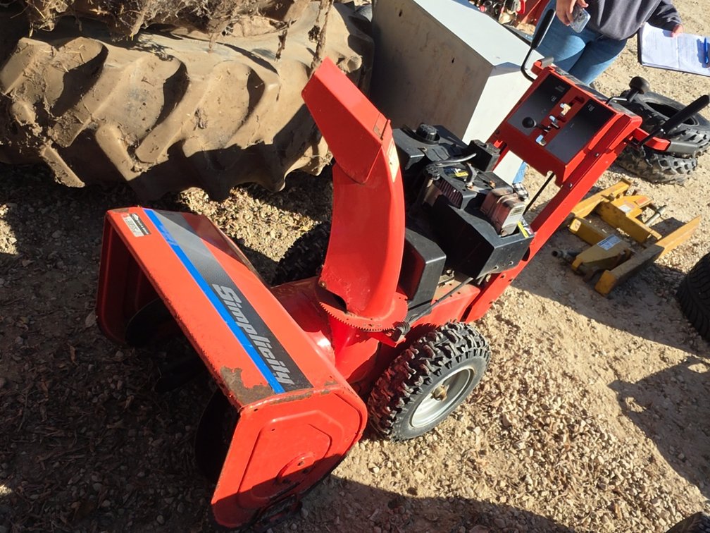 SIMPLICITY 24" SNOWBLOWER