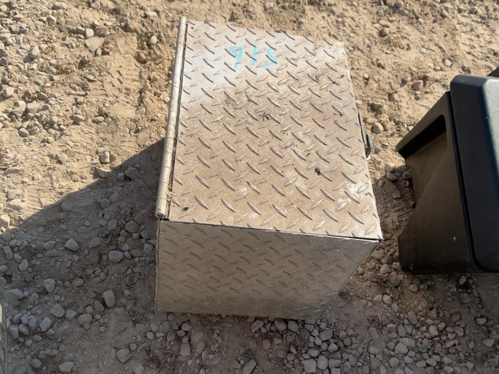 ALUMINUM BATTERY BOX 16" X 1' X 1'