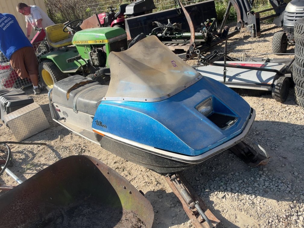 1975 SCORPION WHIP SNOWMOBILE - NO REGISTRATION