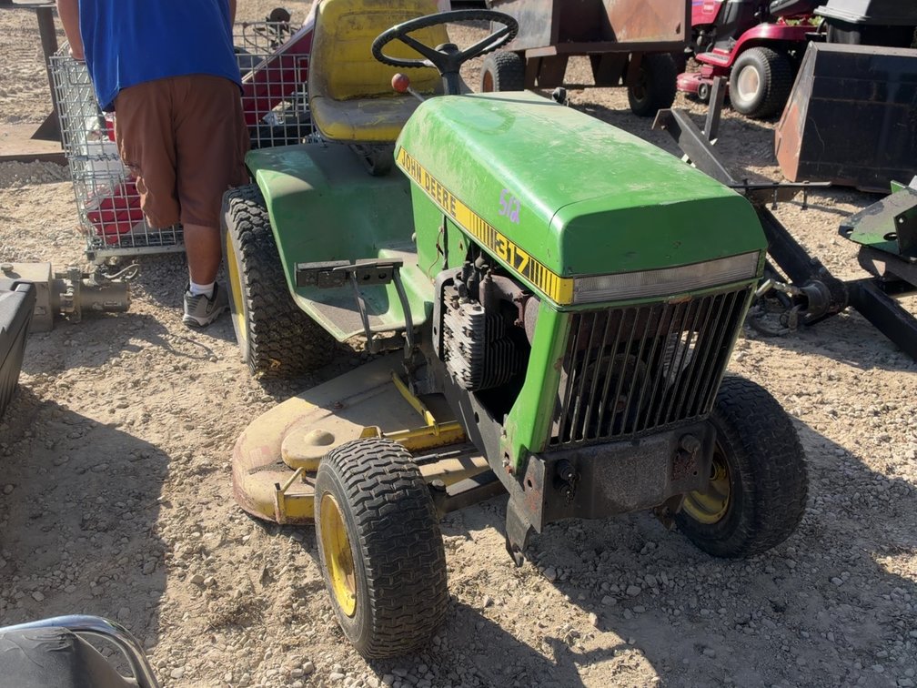 JOHN DEERE 317 RIDING MOWER W/ 48" DECK