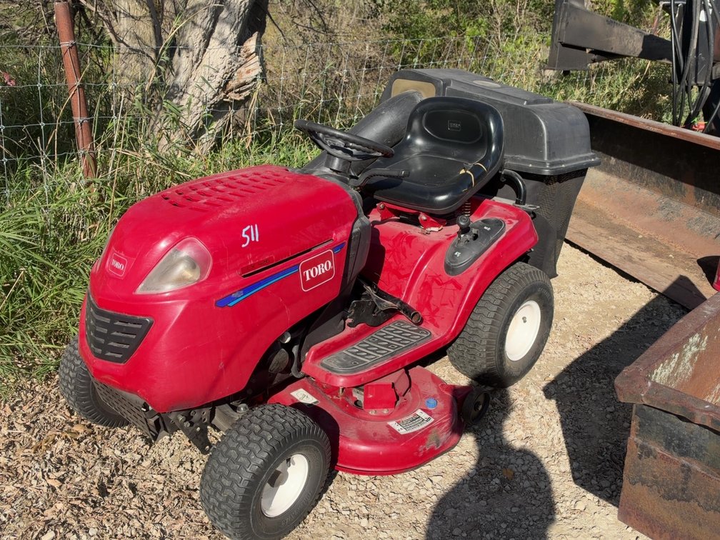 TORO LX 426 RIDING MOWER 48" DECK W/ BAGGER