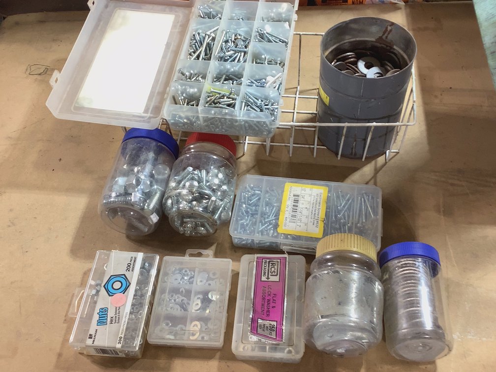 VARIOUS HARDWARE LOT- MACHINE SCREWS, BOLTS, WASHERS ETC