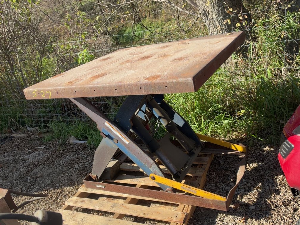 4X4 ELECTRIC LIFT TABLE