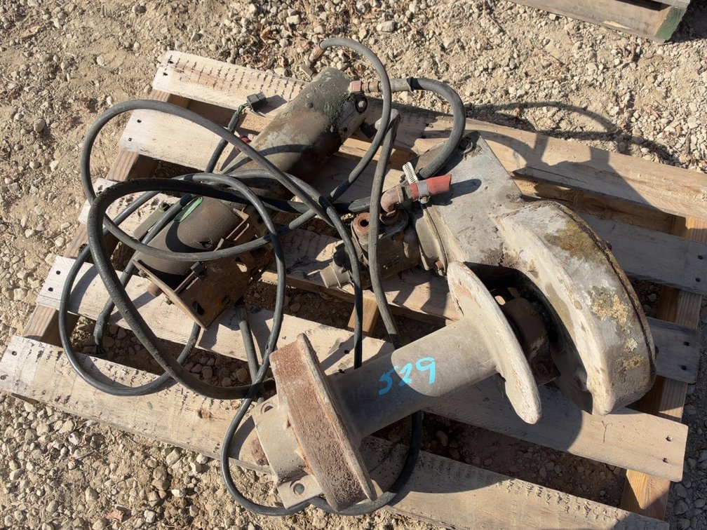 HYDRAULIC WINCH AND PUMP