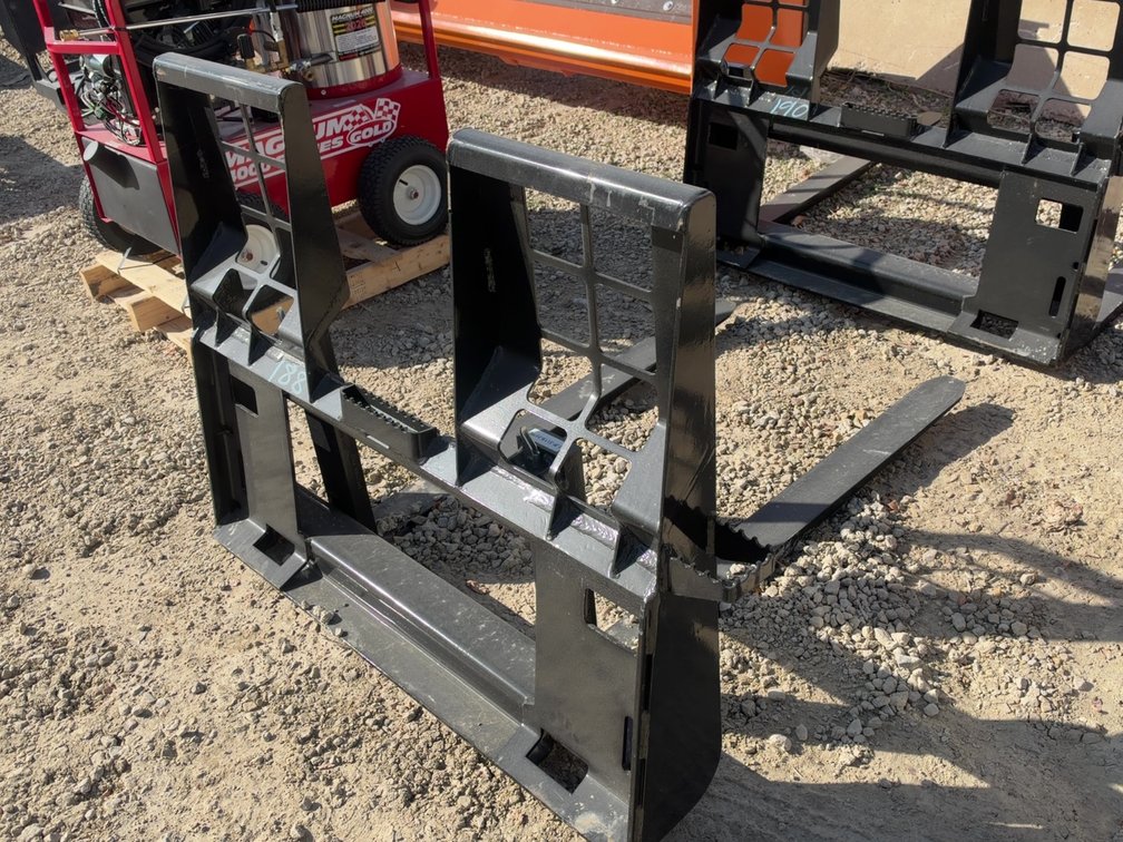 NEW 5500LB 48" SKIDLOADER PALLET FORKS