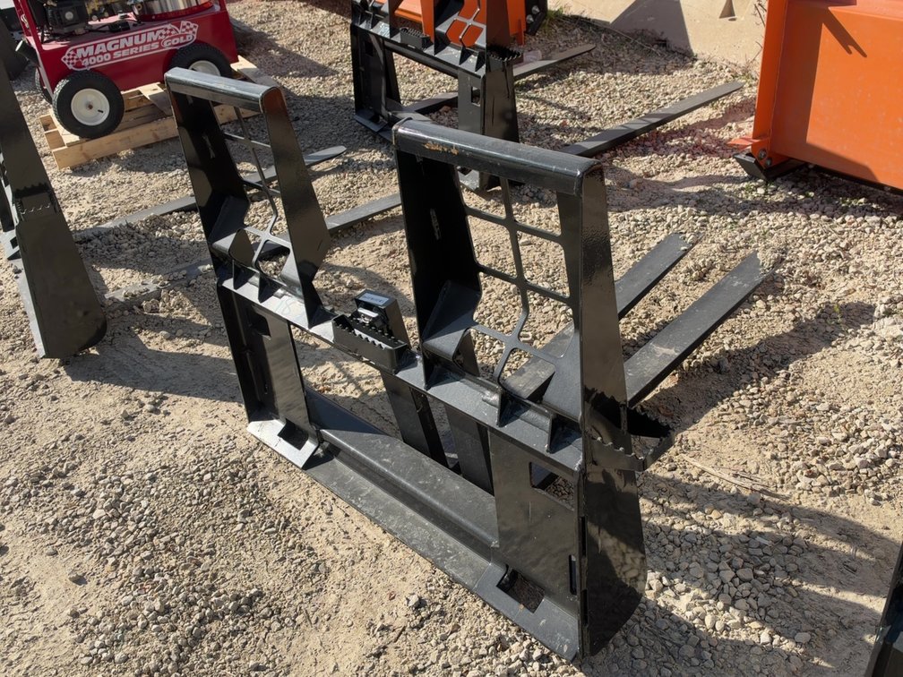 NEW 5500LB 48" SKIDLOADER PALLET FORKS