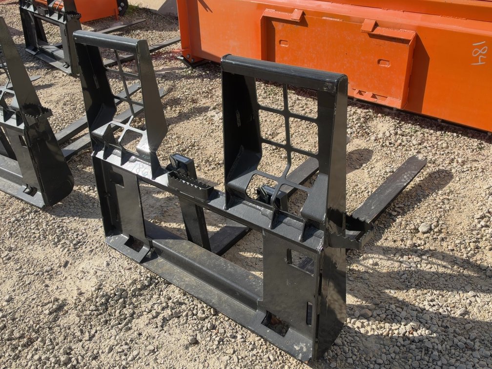 NEW 5500LB 48" SKIDLOADER PALLET FORKS