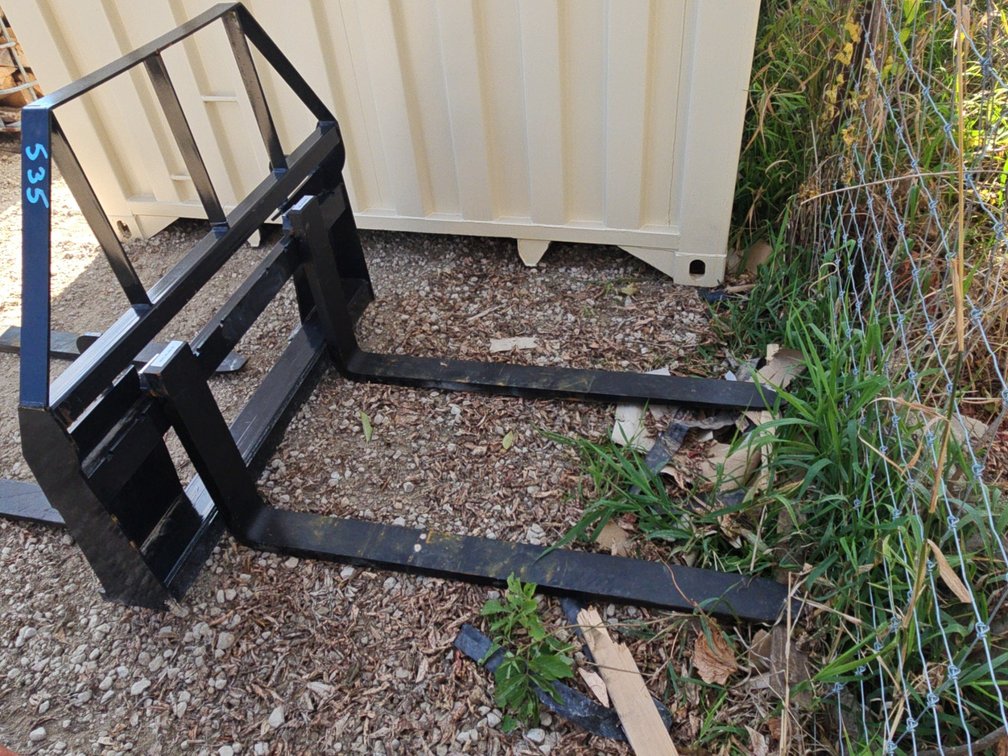 NEW 48” SKIDLOADER PALLET FORKS