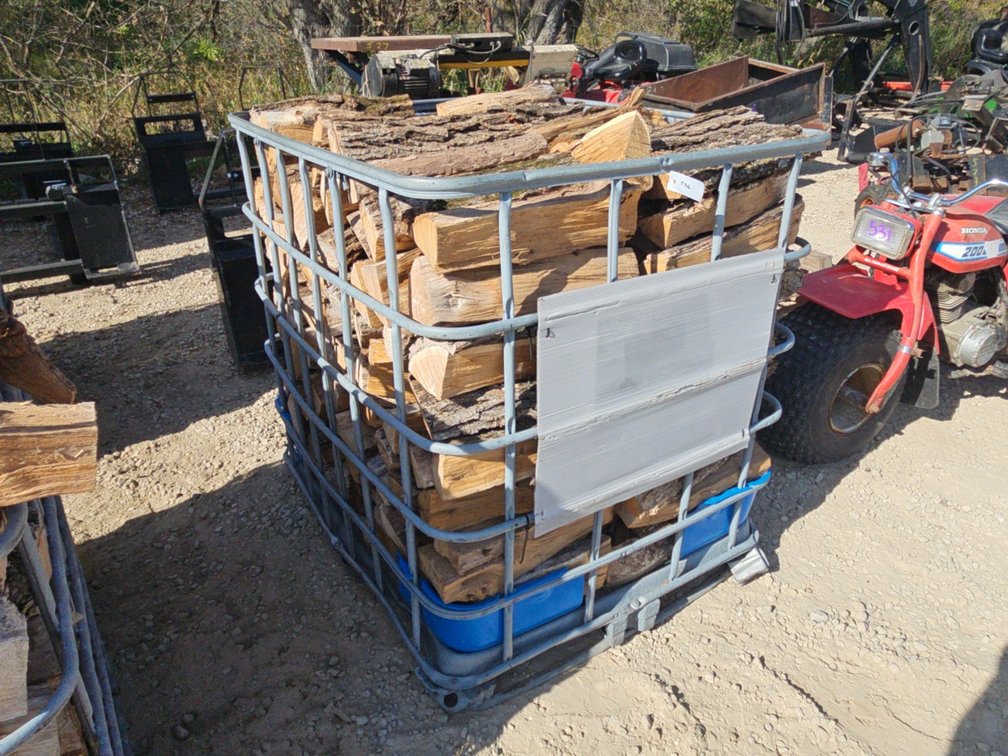 DRY OAK FIREWOOD- READY TO BURN