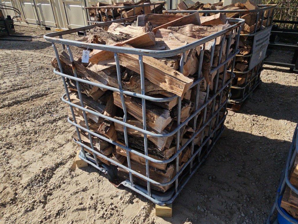DRY OAK FIREWOOD- READY TO BURN