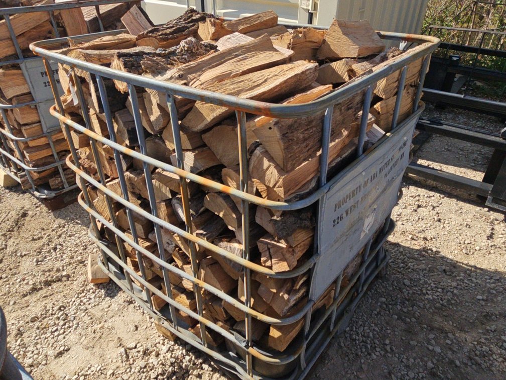DRY OAK FIREWOOD- READY TO BURN