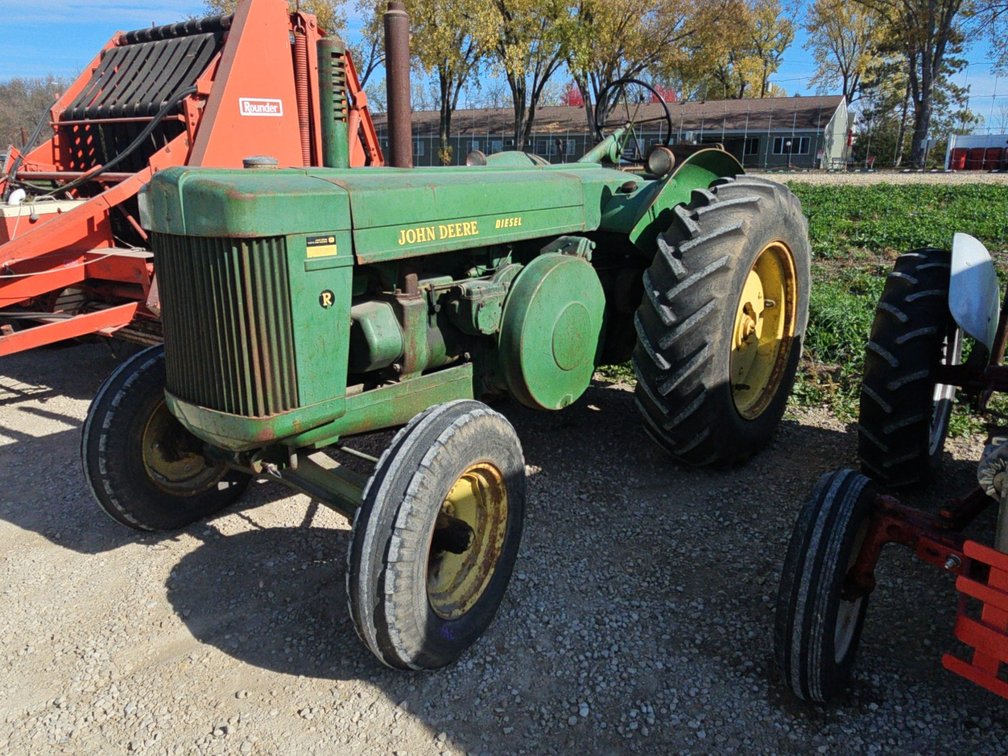 JOHN DEERE R DIESEL TRACTOR - ALL ORIGINAL