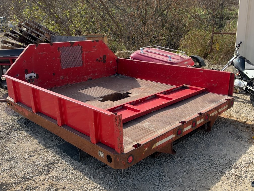 101"X8' FLATBED OFF 2003 2500 DURAMAX DUALLY