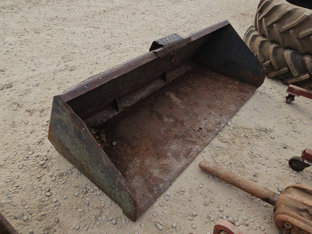 70" SKIDLOADER BUCKET