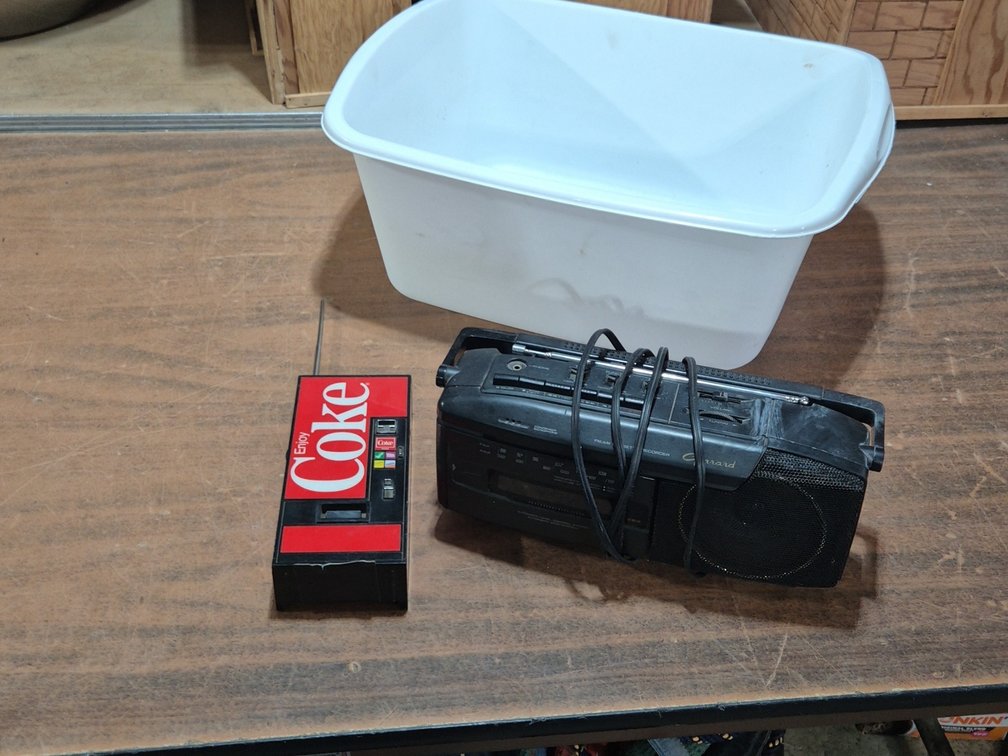 1980 COKE TRANSISTOR  RADIO, MISSING BATTERY DOOR, AM/FM CASSETTE PLAYER