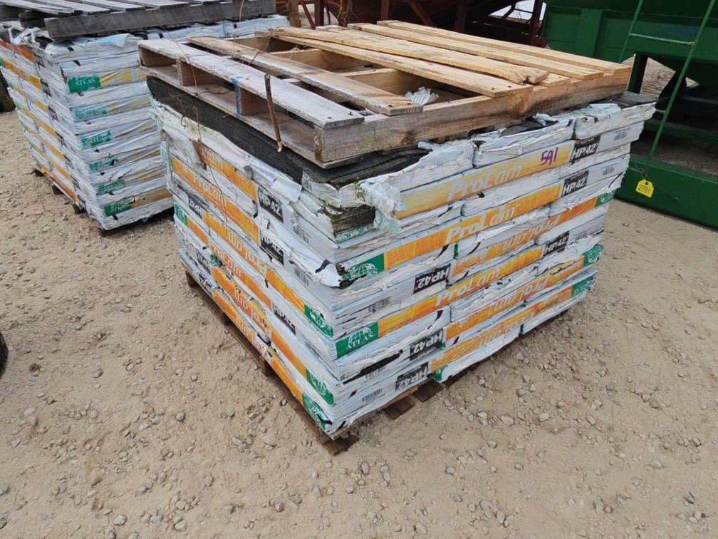 (39) BUNDLES OF HEARTHSTONE GRAY SHINGLES ( ATLAS)