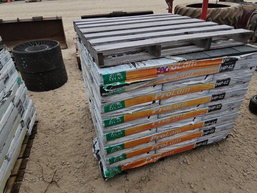 (39) BUNDLES OF HEARTHSTONE GRAY SHINGLES ( ATLAS)