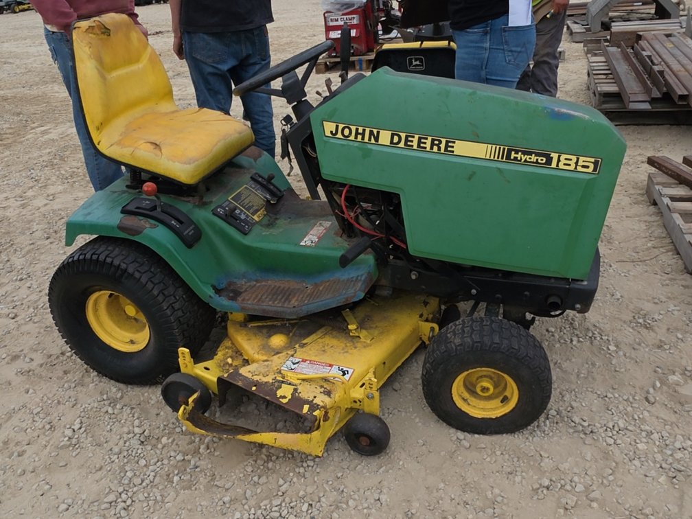JOHN DEERE HYDRO RIDING MOWER - 48" DECK