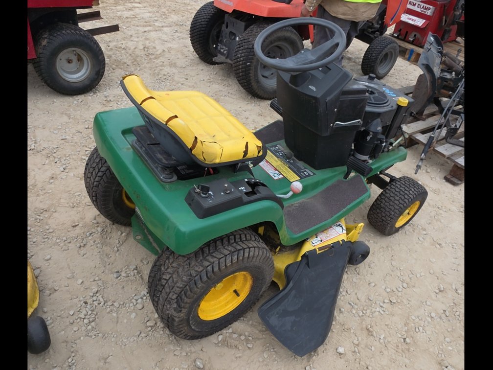 JOHN DEERE STX38 RIDING MOWER -38" DECK