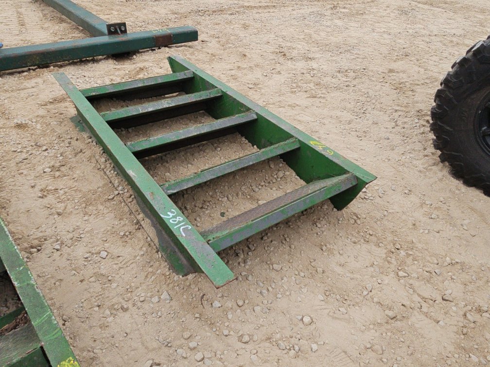 METAL STEPS - APPROX. 5'X30"