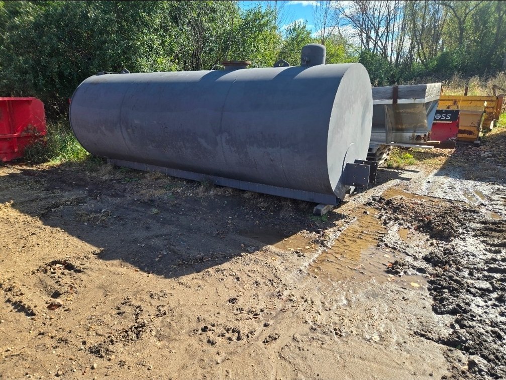 *OFFSITE* 3500 GALLON VACUUM TANK *LOCATED MANKATO, MN