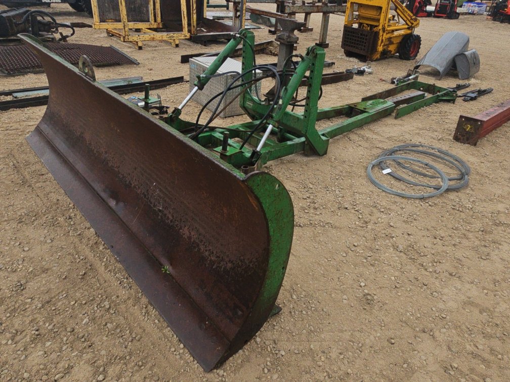 9' BLADE W/ MOUNTS