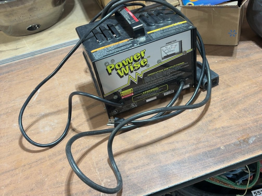 GOLF CART CHARGER  EZ GO 36 VOLT