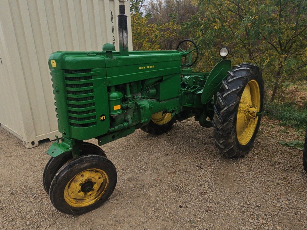 JOHN DEERE MT TRACTOR
