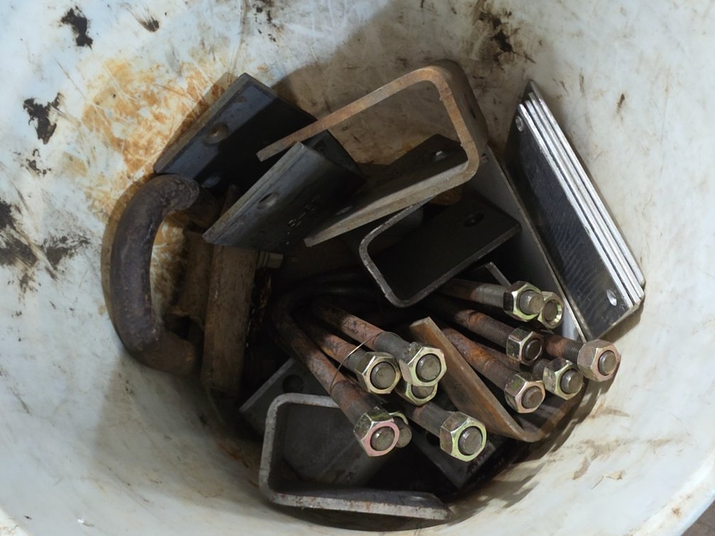 PAIL OF TRAILER SHACKLES AND U BOLTS ETC