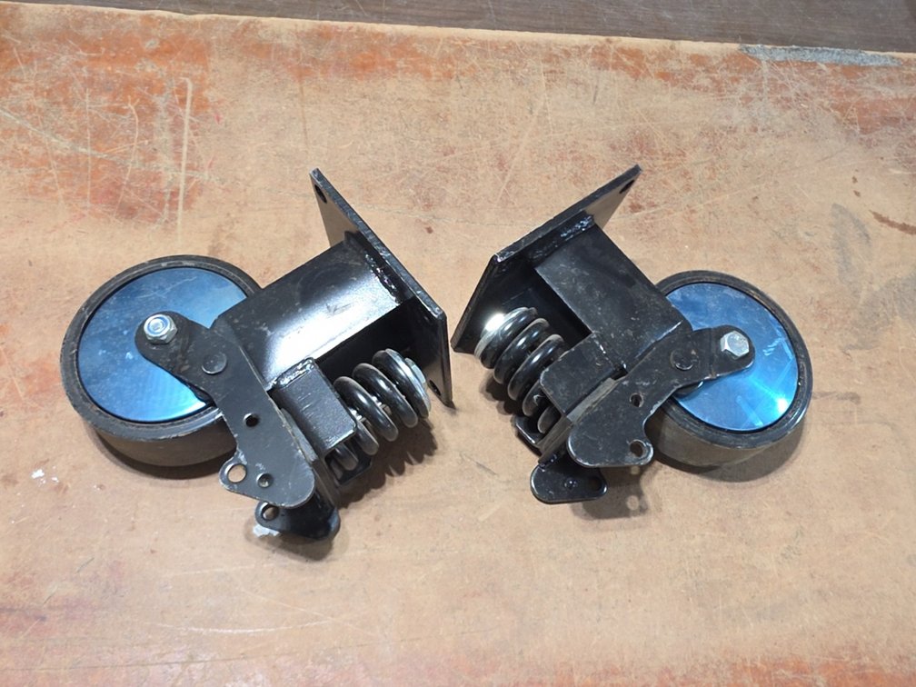 HEAVY DUTY CASTERS WITH SPRINGS - 6"
