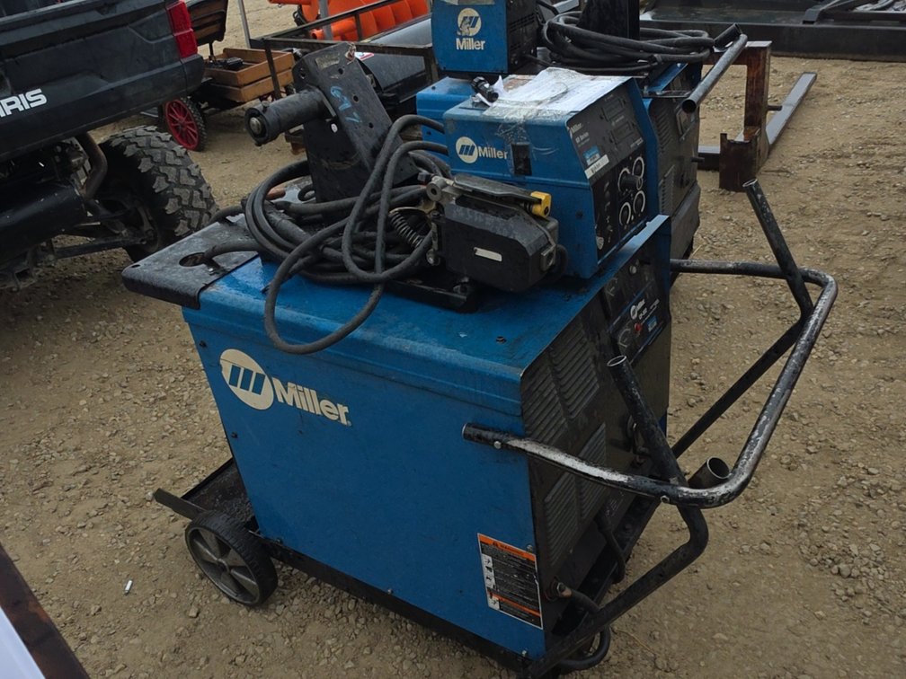 MILLER CP-302 WELDER - WORKS PER SELLER