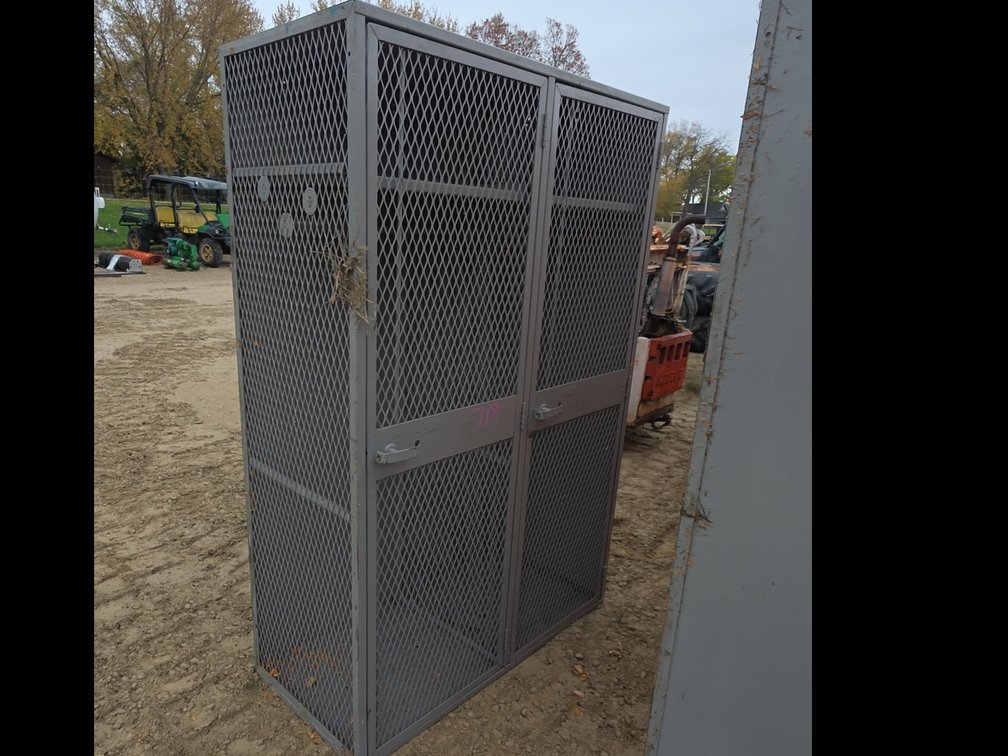 (1) HEAVY DUTY LOCKER SECTION - 2 SECTION