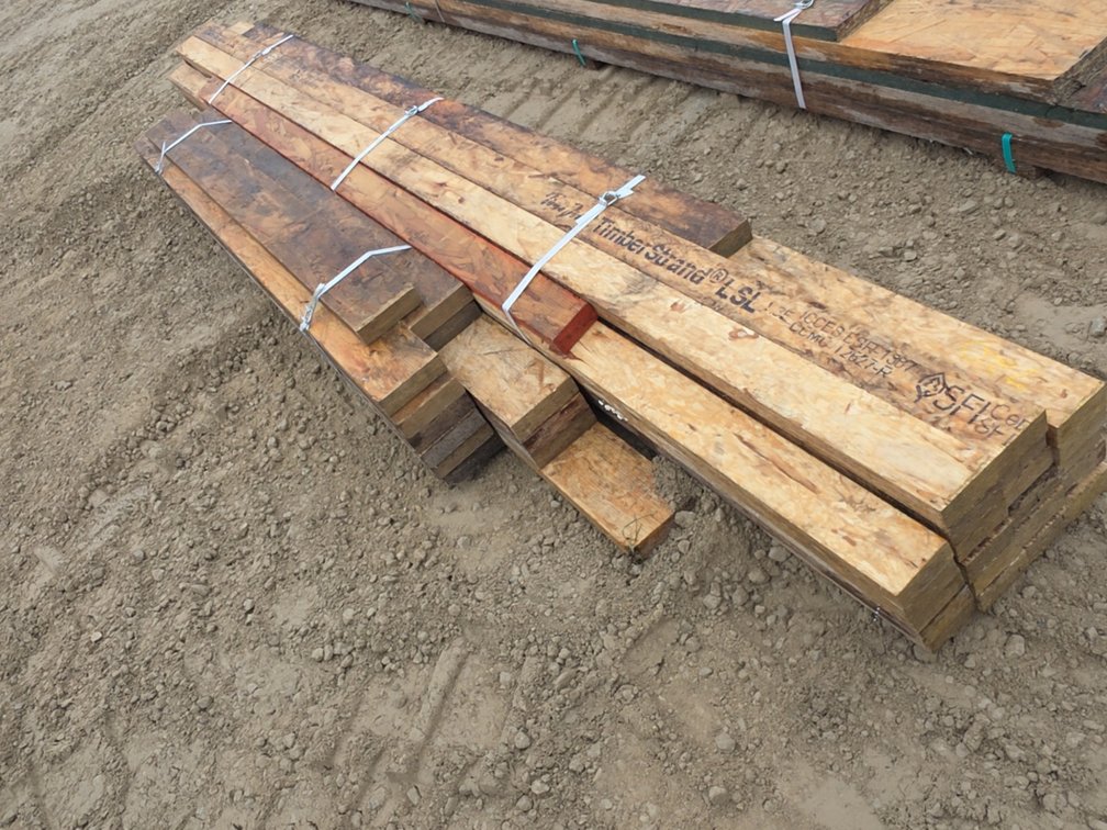 ASSORTED LSL LUMBER - 2X4' & 2X6' - SEE PHOTO FOR MORE INFO