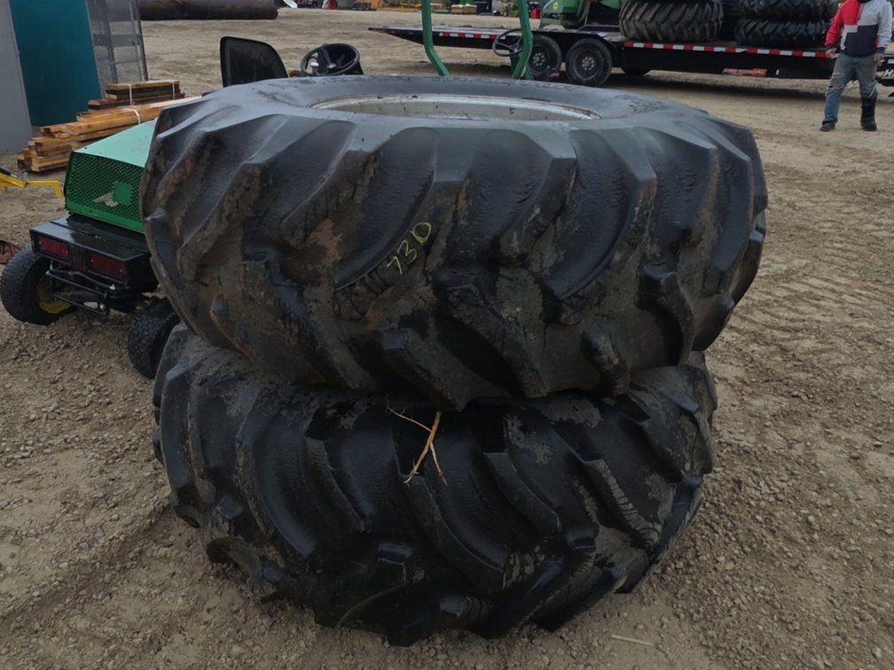 PR 24.5 - 32 TIRES ON 10 BOLT RIMS