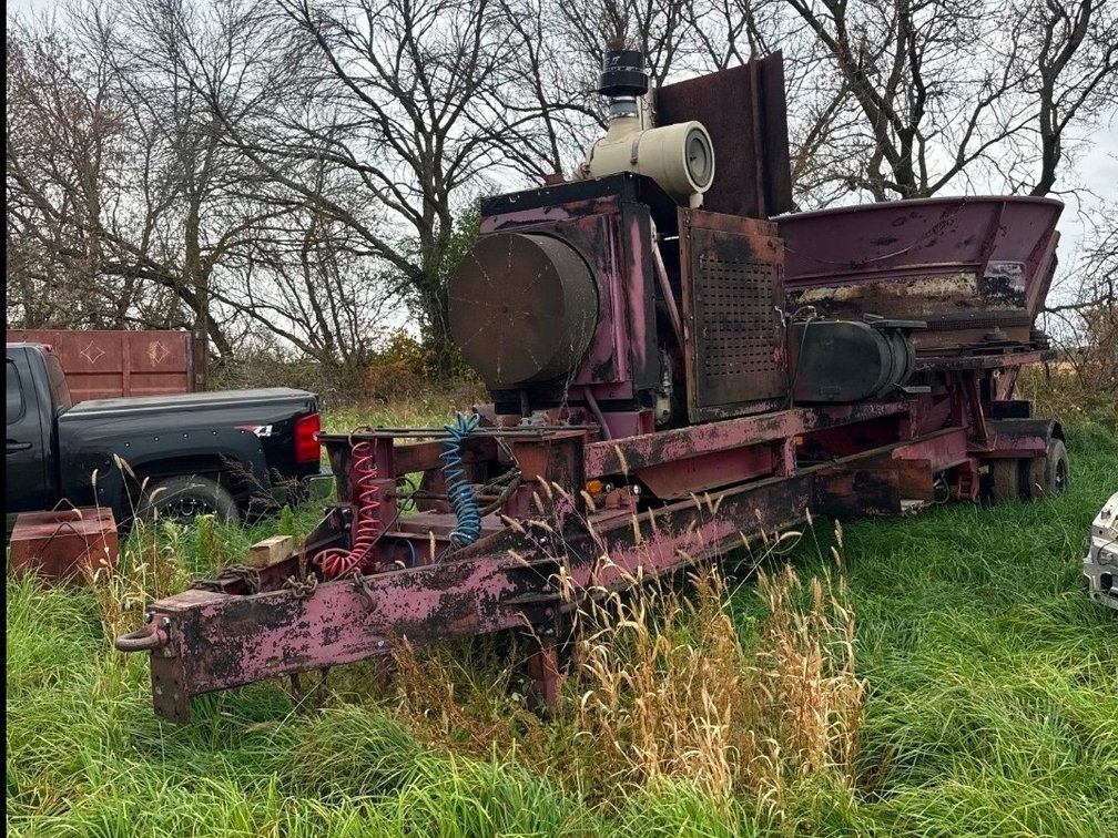 *OFFSITE* PRO GRIND 2000 TUB GRINDER *LOCATED BLOOMING PRAIRIE, MN