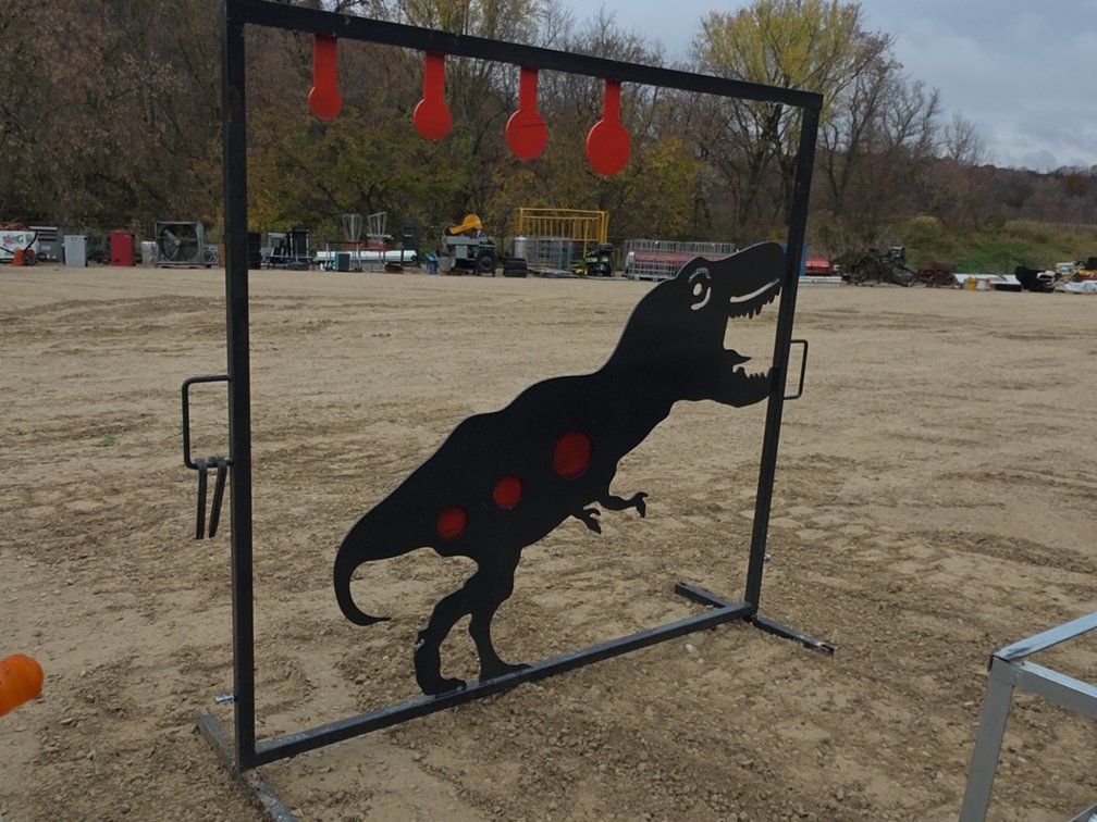 NEW DINOSAUR TARGET 84"L X 27" W X 72.6T