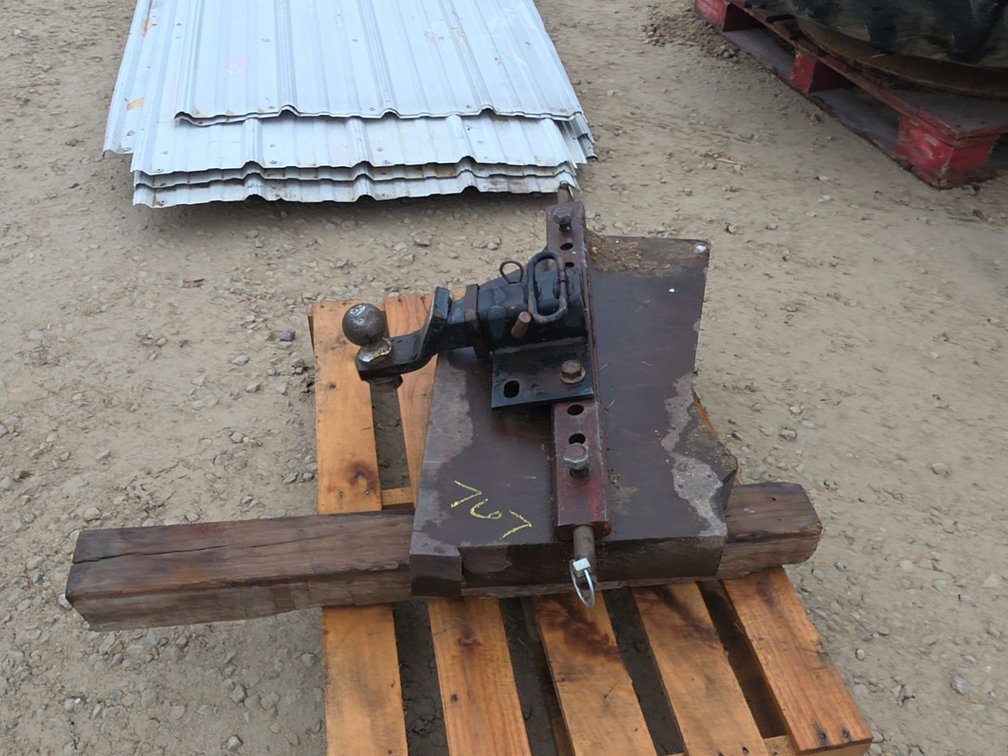 COUNTER WEIGHT