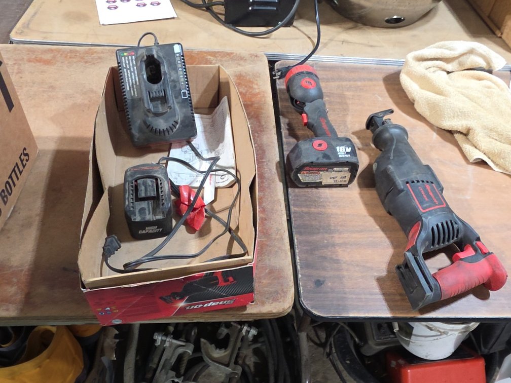 SNAP-ON 18V CORDLESS TOOLS W/ BATTERIES & CHARGER