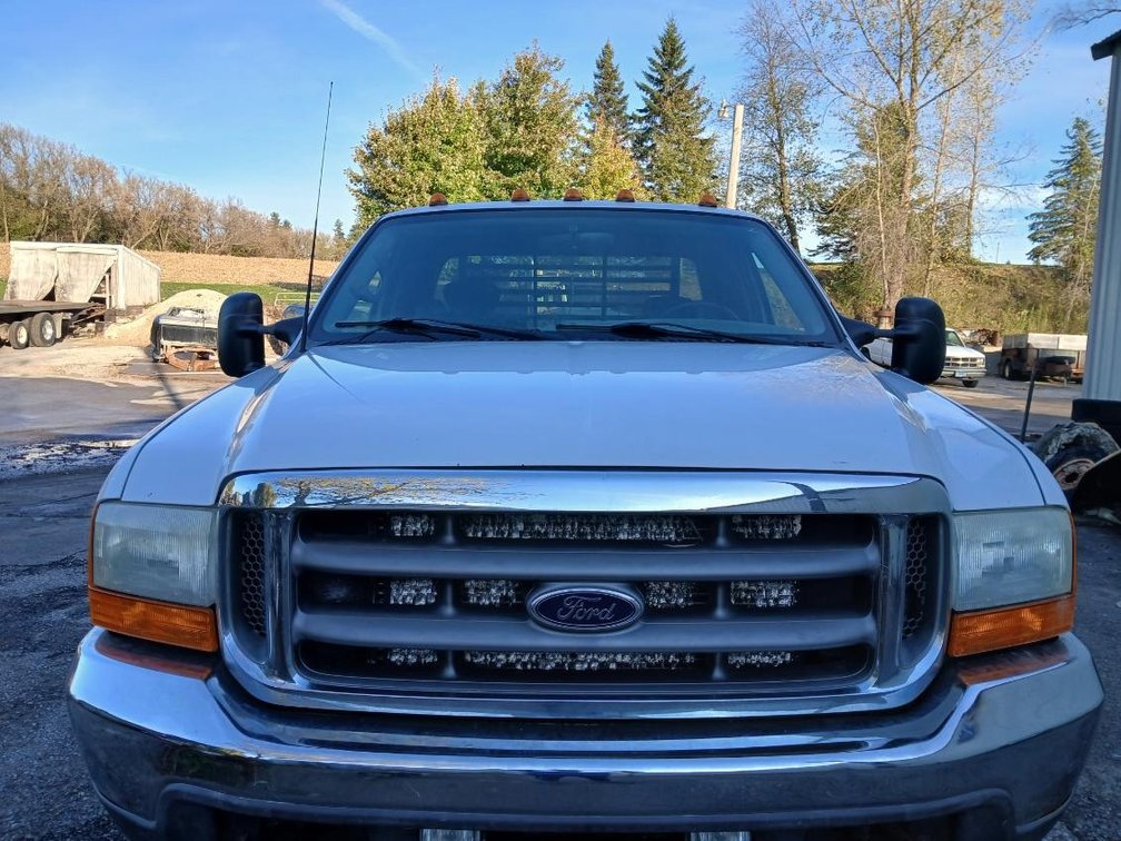 *OFFSITE * 2001 FORD 250 4X4 TRUCK - LOCATED CHATFIELD MN