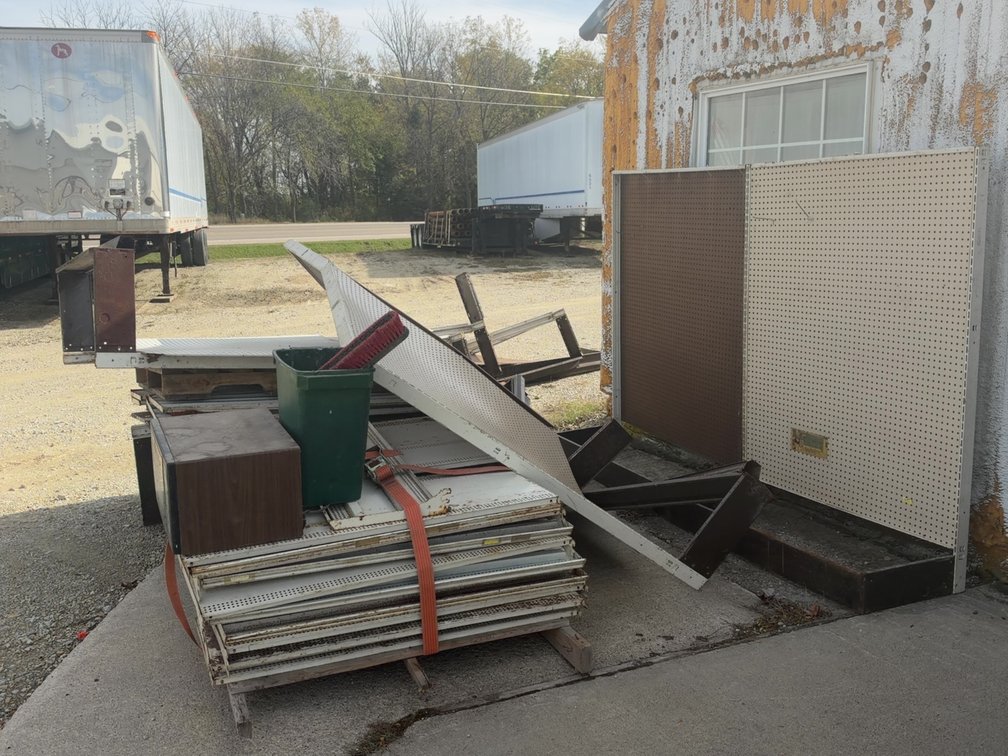 LARGE ASSORTMENT OF SHELVING