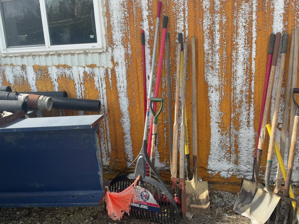 LOT OF MISC YARD TOOLS