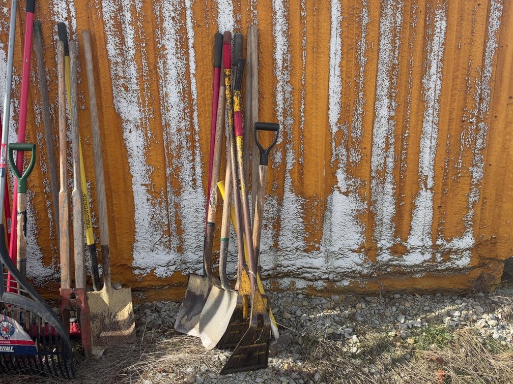 LOT OF MISC YARD TOOLS