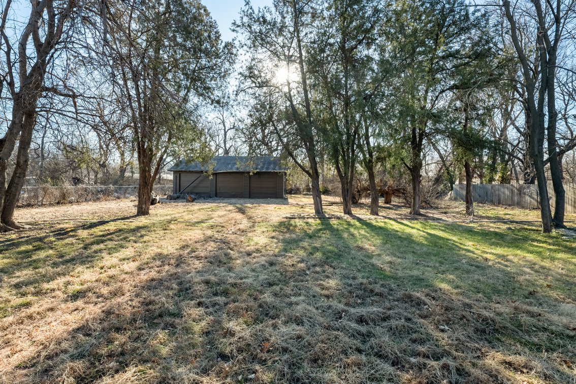Image for 2815 E. Glen Oaks Dr.
