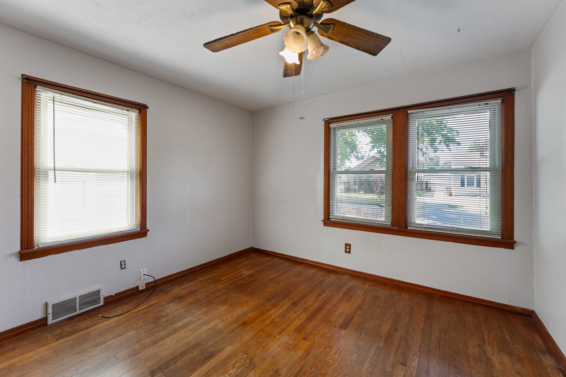 Image for 202 W 25th Ave, Hutchinson