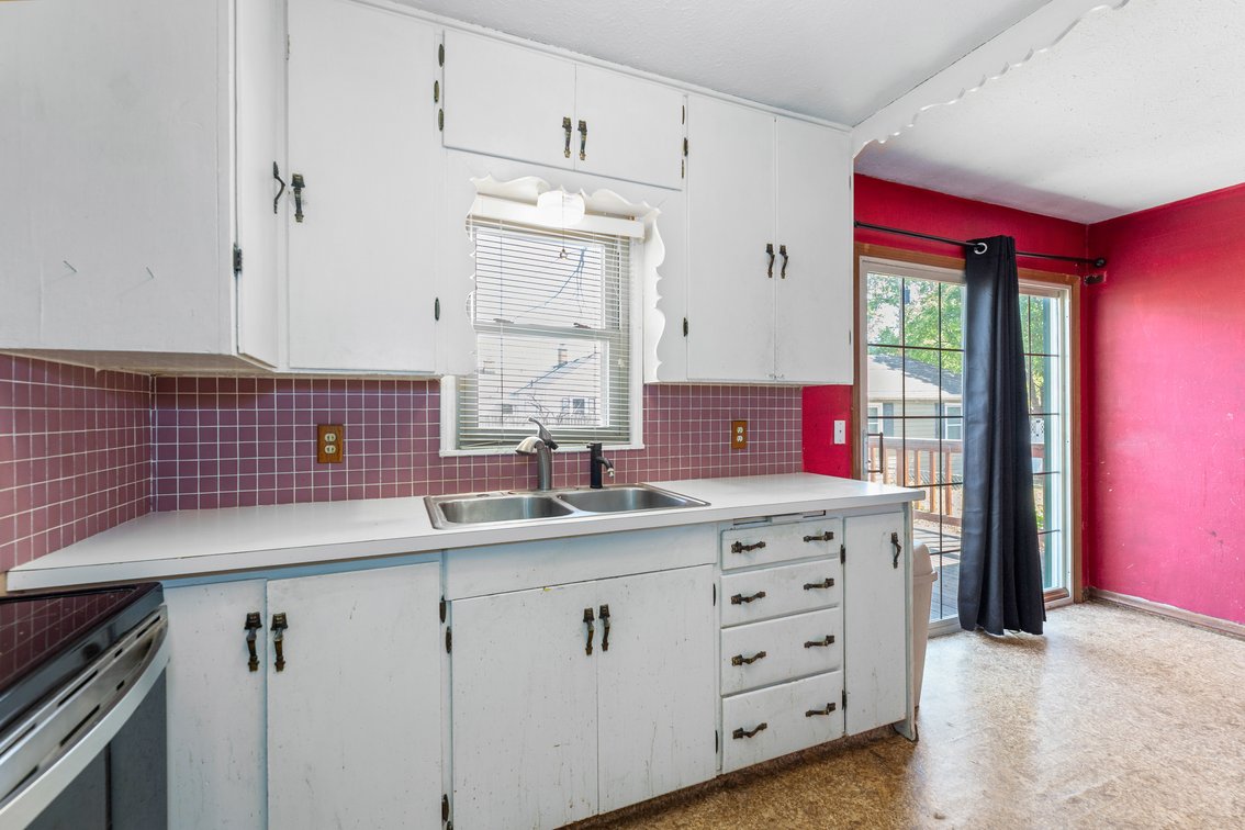 Image for 202 W 25th Ave, Hutchinson